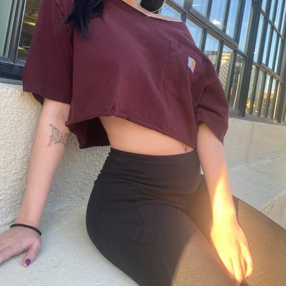 Cut/cropped Carrhartt maroon crop top baby tee - Picture 1 of 4